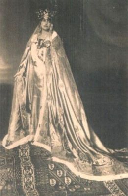 carte poștală ilustrată - Guggenberger Mairovits; Regina Maria, la Încoronarea de la Alba Iulia