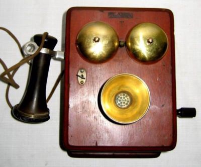 American District Telegraph; telefon de perete cu baterie locală