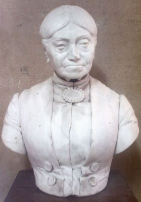 ronde-bosse - Storck, Carol; Bust femeie