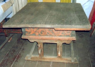 masă sculptată