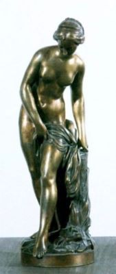 sculptură; Venus la baie