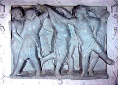 basorelief; Îngeri dansând