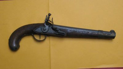 pistol cu cremene