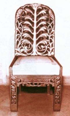 Bernhard, Ludwig; Scaun spătar panou