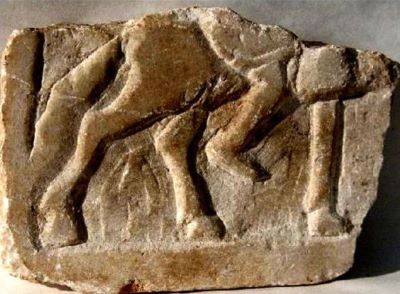 basorelief; Relief votiv cu reprezentarea Cavalerului Trac