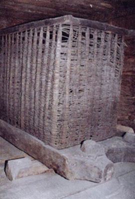 coș; corfă