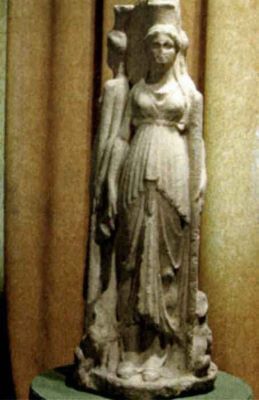 statuie; Hecate Triformis