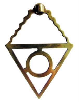 însemn masonic; compas și triunghi echilateral