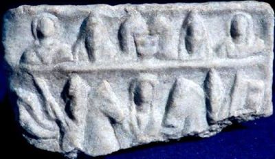 basorelief; Relief votiv cu reprezentarea Cavalerilor Danubieni