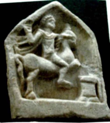 basorelief; Cavalerul trac