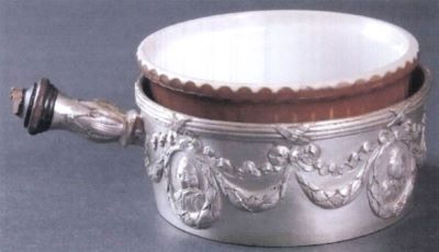 Casoletă de argint cu dublou de porțelan