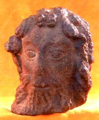 sculptură; Cap de sfânt