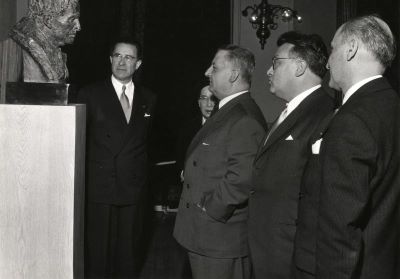 fotografie; Moment de la dezvelirea bustul compozitorului George Enescu