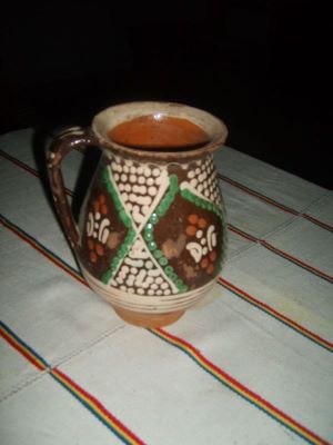 necunoscut; Oală