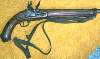 pistol cu cremene