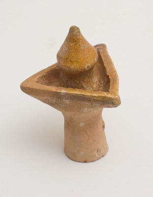 Buton triunghiular