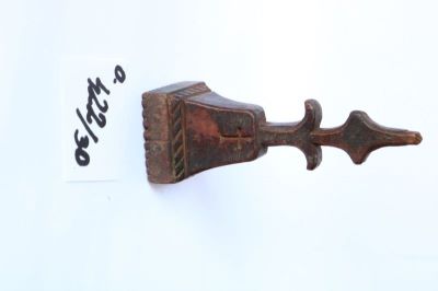pristolnic; pecetar cruce-arbore