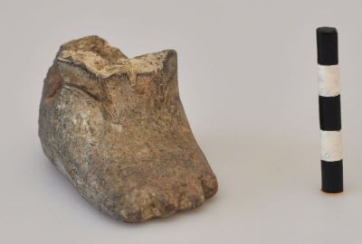 Picior statuetă antropomorfă