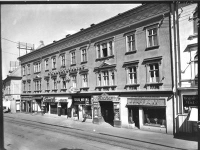 clișeu - Emil Fischer; Clădirea fostei societăți ”Transsylvania” din Sibiu