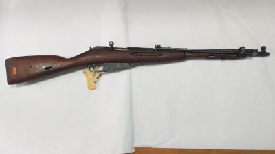 Moisin-Nagant; Carabină Mosin Nagant (secționată) cu baionetă rabatabilă ,cal. 7,62 mm, model 1944, seria 4820