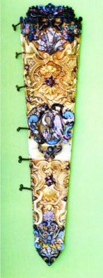 Necunoscut; Cataramă de corset