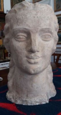 sculptură - Millian, Claudia; Cap de fată
