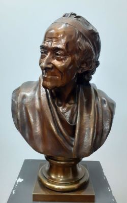 ronde-bosse - Houdon, Jean-Antoine; Portretul lui Voltaire