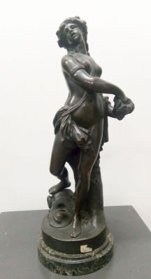 ronde-bosse - anonim (în stilul lui Claude Michel, numit Clodion); Personaj feminin (Pomona?)