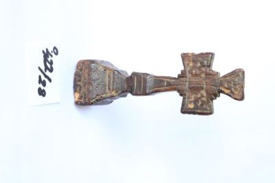 pristolnic; pecetar cruciform
