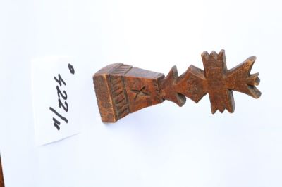 pristolnic; pecetar de tip cruciform