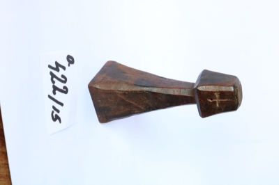 pristolnic; pecetar antropomorf