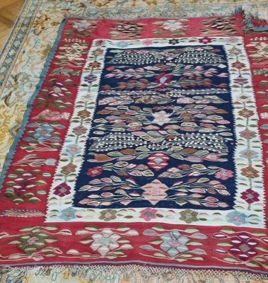 Covor - neidentificat