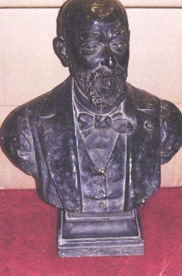 bust - Hegel, W.; Eugeniu Carada