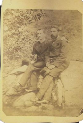 Fotografie a lui Constantin Aronovici, un apropiat al lui Mihai Eminescu (împreună cu fratele celui dintâi).