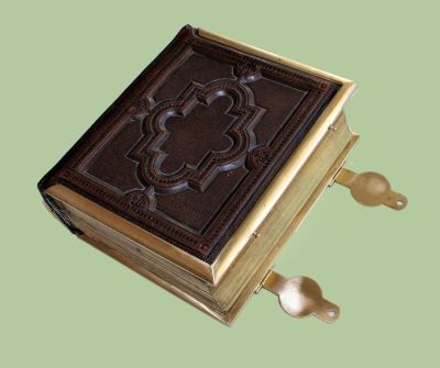 Vichen (1820-1902), Hovsep (1830-1908) și Kevork Abdullah (1839-1918); Albumul oferit lui Alexandru Ioan Cuza în anul 1864 de către sultanul Abdul Aziz