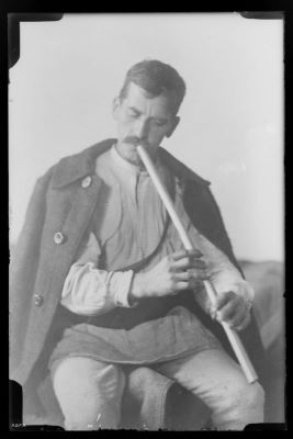 Clișeu pe sticlă - Adolph Chevallier; Fluierașul