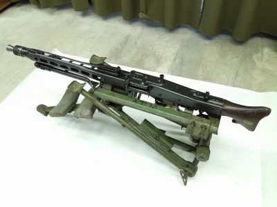Mitralieră 7,92 MM MG-42 cu afet