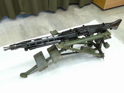 Mitralieră 7,92 MM MG-42 cu afet