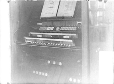 Clișeu pe sticlă; Inaginea frontală a unei orgi