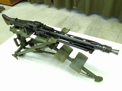 Mitralieră 7,92 MM MG-42 cu afet