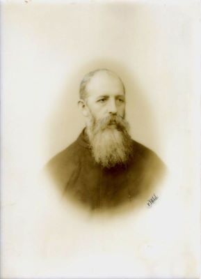 Fotografie pe sticlă opacă - necunoscut; Bust de bărbat