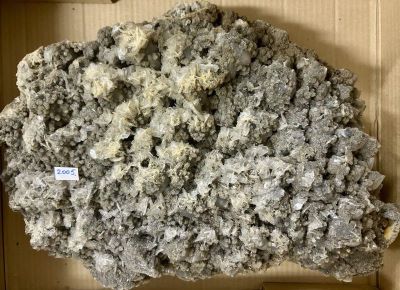 Cuarț fumuriu, baritină, impurități de siderit