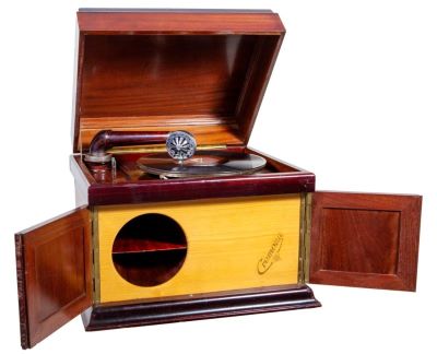 necunoscut; Patefon de masă