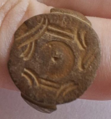 Inel-sigilar; Inel de tip sigilar