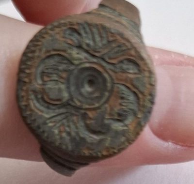 Inel-sigilar; Inel de tip sigilar