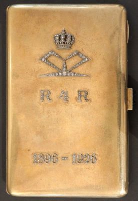 Port-țigaret; Port țigaret ce a aparținut Reginei Maria