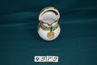 DUMITRU ȘCHIOPU; Oală cu mănușă