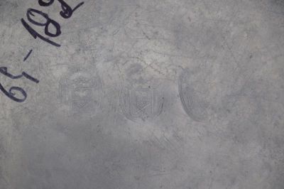 PG neidentificat; Farfurie de cositor