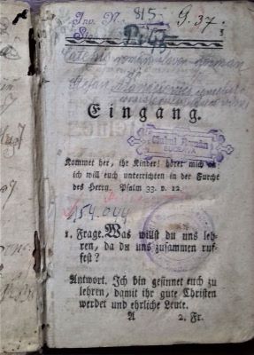 Carte veche de teologie dogmatică - Acest de iznoavă tipărit Catihisis s-au tălmăcit și s-au diorthosit prin Ștefan Athanasievici, întâiul slavenesc și moldovenesc canțelist al Consistoriumului K. K. Bucovinii; Catihisis mic sau perelipsis pravoslavnicii mărturisiri legii grecești a soborniceștii și apostoleștii Besericii Răsăritului spre între/bunințare neuniților tineri slavieni și moldoveni