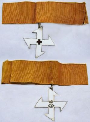 însemn; Ordinul „Crucea Regina Maria”